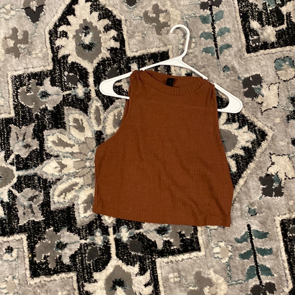 Cropped brown tank